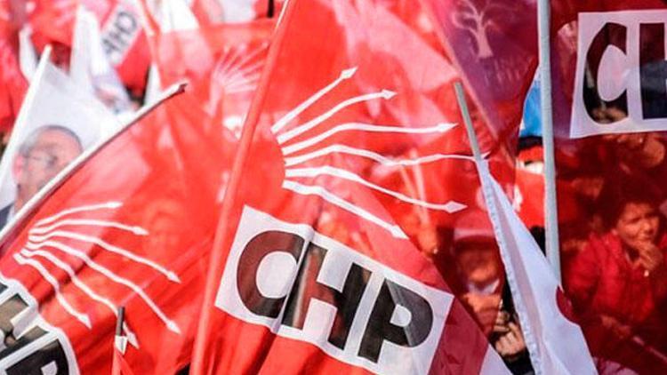 CHPde 40 il başkanı istifa etti