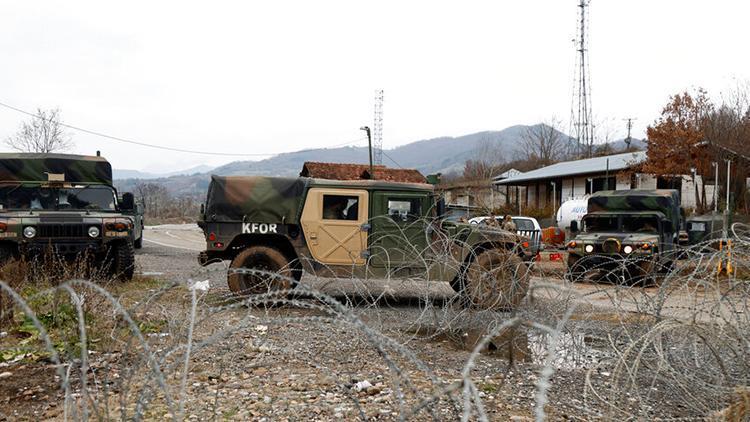 Sırbistan’da Kosova sınırına barikat kuruldu, Kosova ana sınır kapısını kapattı