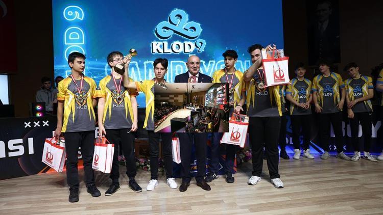 Kupa ve büyük ödül ‘KLOD9’ takımının