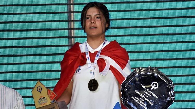 Medine Havva Tatlıcanın büyük başarısı 8 yaşındayken yüzme dahi bilmiyordu, 15 yaşında dünya şampiyonu oldu