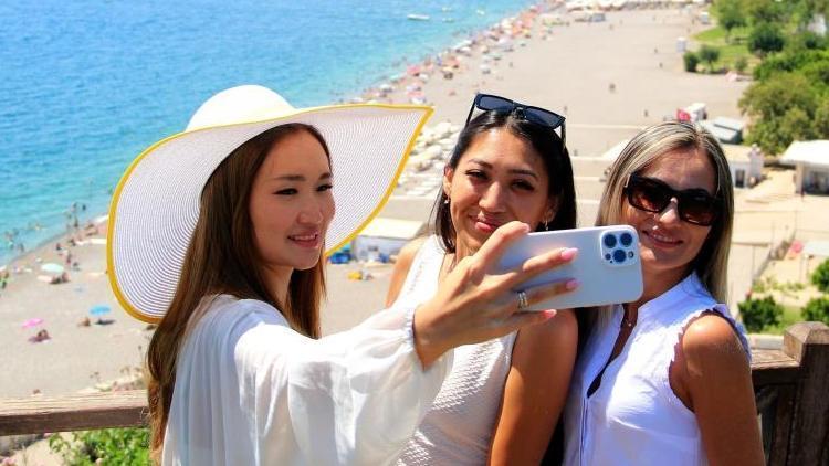 Antalyaya 13 milyon turist geldi