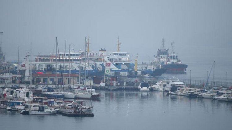 Çanakkale Boğazı sis nedeniyle transit gemi geçişlerine kapatıldı