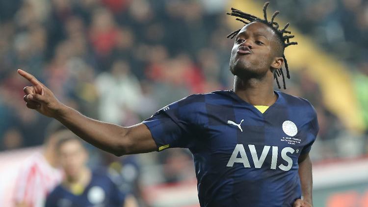 Michy Batshuayi, Fenerbahçedeki performansıyla göz dolduruyor Beşiktaşta tartışılıyordu...