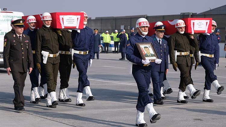 Konyada askeri araç kazasında şehit olan 2 asker için uğurlama töreni