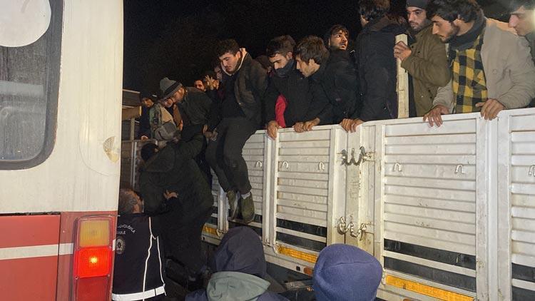 Kocaelide TIR dorsesinde çok sayıda kaçak göçmen yakalandı