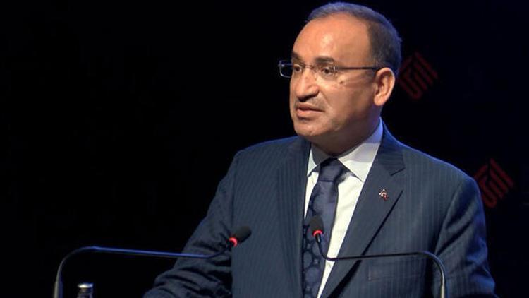 Bakan Bozdağ: 6lı masa Cumhurbaşkanı adayı değil 6 lideri idare edecek özel kalem müdürü arıyor