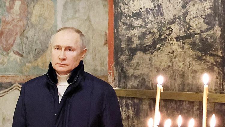 Putin’e tek kişilik Noel ayini