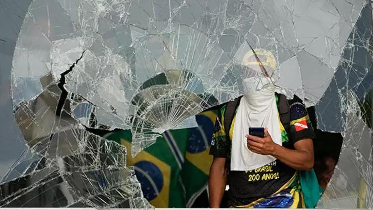 Brezilya’da Bolsonaro destekçisi bin 500 kişi gözaltına alındı