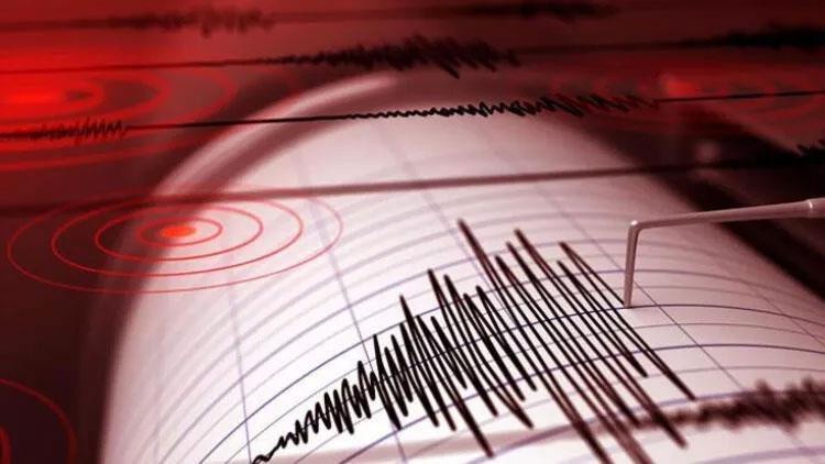 Son dakika: Ege Denizinde korkutan deprem