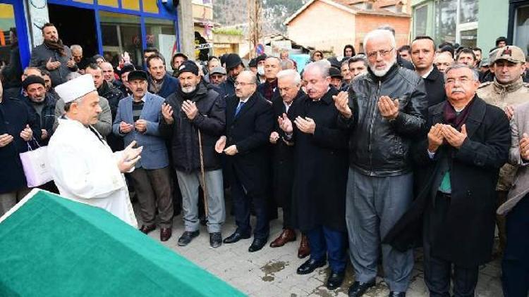 TBMM Genel Sekreteri Kumbuzoğlu’nun babası toprağa verildi