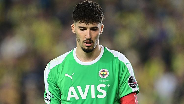 Son Dakika: Fenerbahçede gündem Altay Bayındır Romanın teklifine sıcak bakıyor iddiası... Zajc, Rossi ve Valenciada son durum...