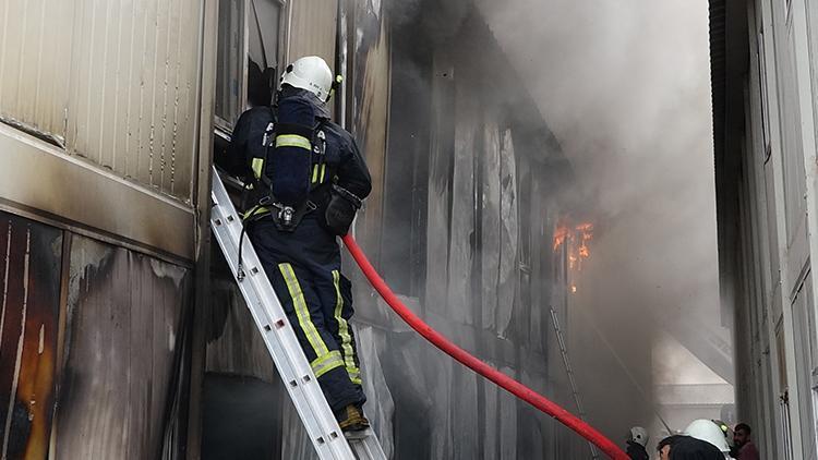 Antalyada 200 işçinin kaldığı konteynerde yangın paniği