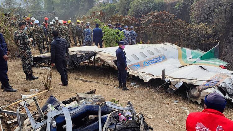 Nepal’deki uçak kazasında 70 kişinin cesedine ulaşıldı