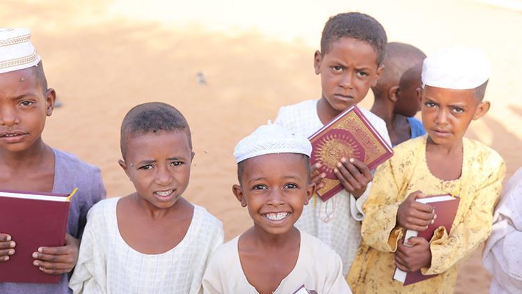 İHH, 8 Afrika ülkesine 11 bin 215 adet Kuran-ı Kerim ulaştırdı