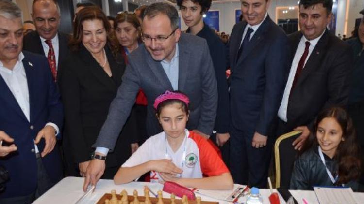 Bakan Kasapoğlu: Her evde mutlaka satranç oynayan birileri olsun