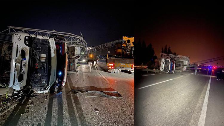 Tırın açılan dorsesi EDSye çarptı, ortalık savaş alanına döndü