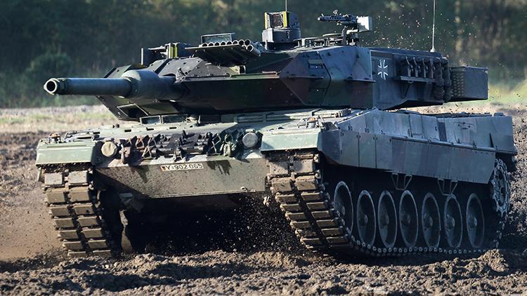 Son dakika: Almanya beklenen tank kararını açıkladı