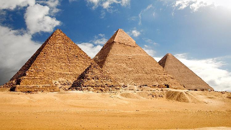 Mısırda 4 bin 300 yıllık mumya bulundu