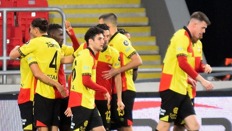 Göztepe evinde 3 golle kazandı