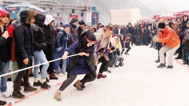 Kar festivali Ayder’i coşturdu