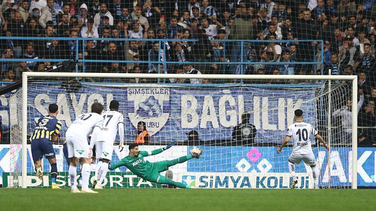 Fenerbahçede Altay Bayındır, iki yıl sonra penaltı kurtardı