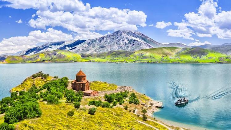 Doğaları ve havalarıyla ömrünüze ömür katacaklar... Türkiyenin mutlaka görülmesi gereken gölleri | 12 ŞEHİR 13 ADRES