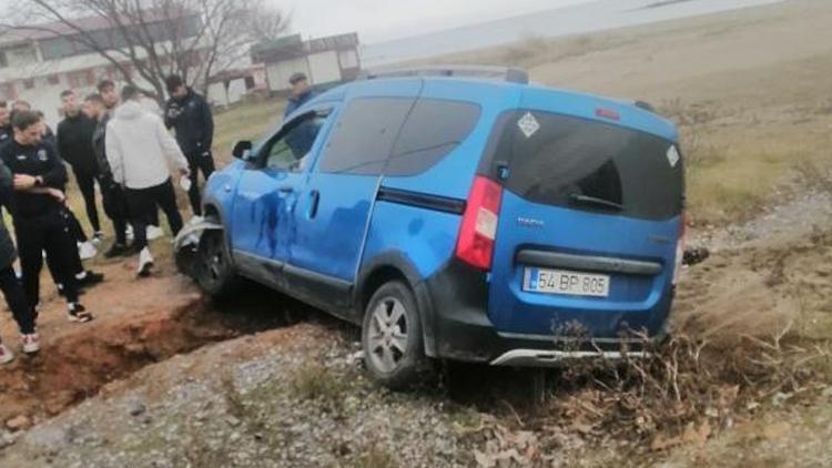 Amatör futbolcuların bulunduğu araç kaza yaptı: 6 yaralı