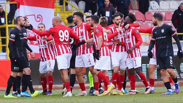 Boluspor-Pendikspor maçında ilginç olay Yanlışlıkla gol atıldı...