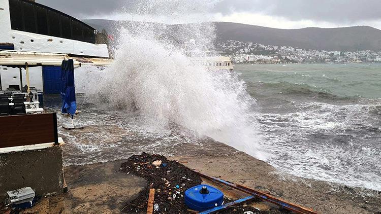 Meteoroloji uyardı... Bodrum-Marmaris arasında denizlerde tam fırtına