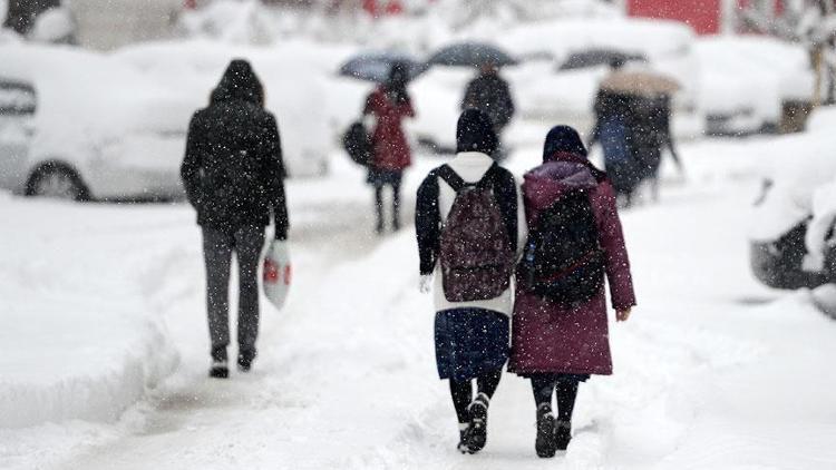 İstanbul ve Ankarada okullara kar tatili