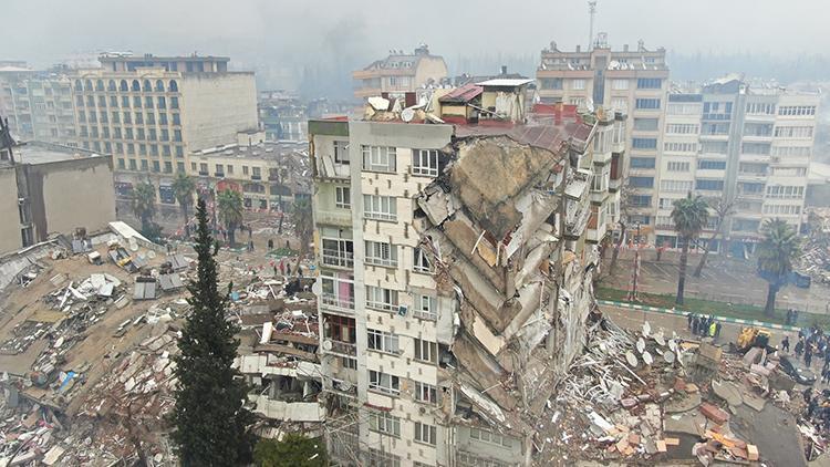 Bakan Kasapoğlu  depremzedeler için açılan sosyal tesisleri paylaştı