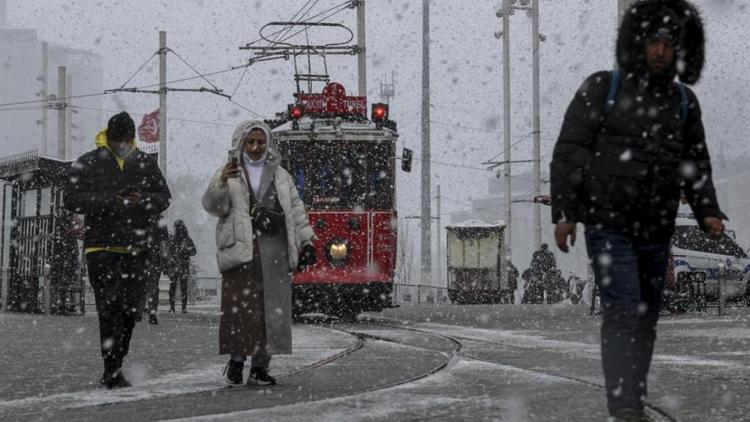 Son dakika: İstanbul Valisi Yerlikayadan kar uyarısı: Bugün ve yarına dikkat