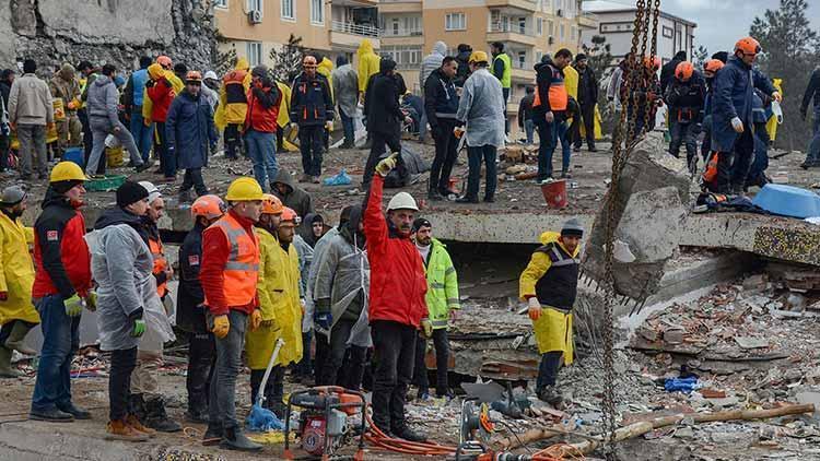 Bakanlıktan, deprem bölgesinde yakınlarına ulaşılamayan çocuklar hakkında açıklama