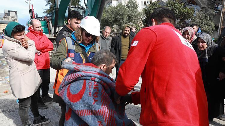 Kızılay deprem bölgesinde yardım çalışmalarını sürdürüyor