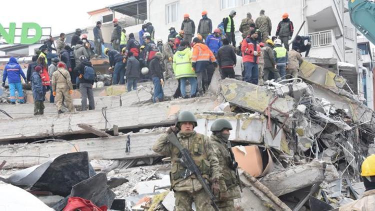 İlk depremden kurtulan 3 kişilik aile, ikincisinde enkaz altında kaldı