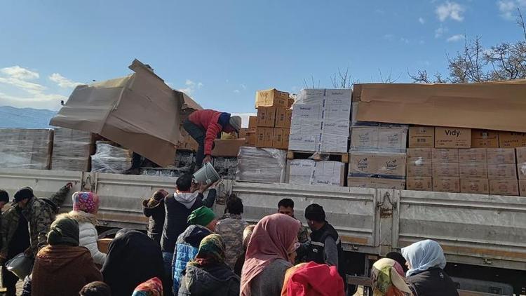 ANGİAD yardım TIR’ı Hatay Haydarlar’da