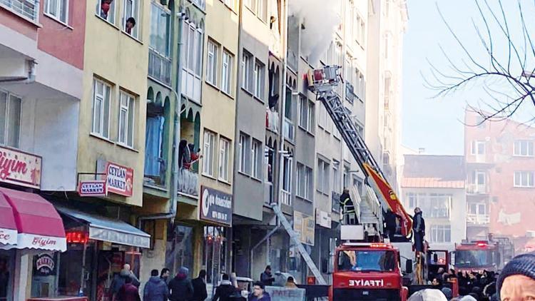 Depremden kurtuldu yangında öldü