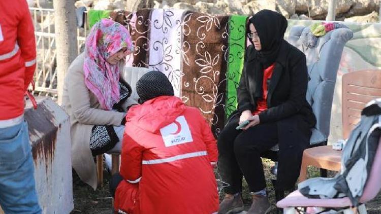 Kızılay, deprem bölgesindeki 900 köye yardım ulaştırdı