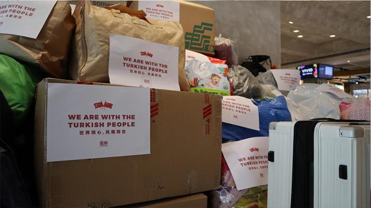 Çinli iş kadını depremzedeler için 15 bin dolar yardım topladı