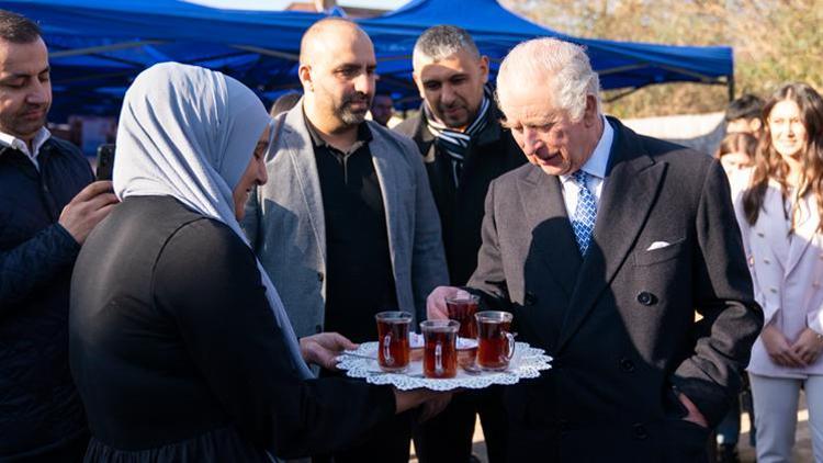 Kral 3. Charlestan Londra Türk toplumuna destek ziyareti