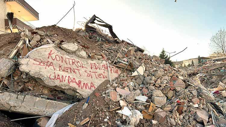 Kırmızı boyayla ‘kontrol edildi’