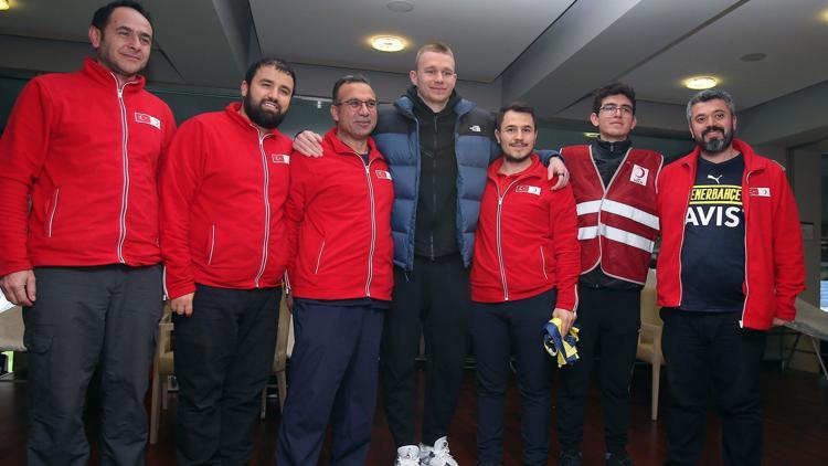 Fenerbahçenin kan bağışı kampanyasına futbol ve basketbolculardan destek