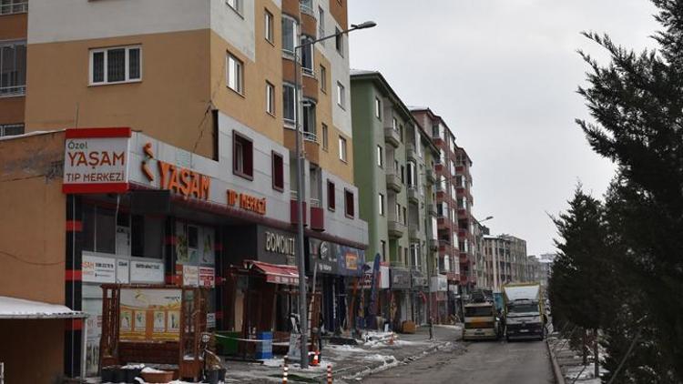 Niğdede riskli 4 apartman mühürlendi