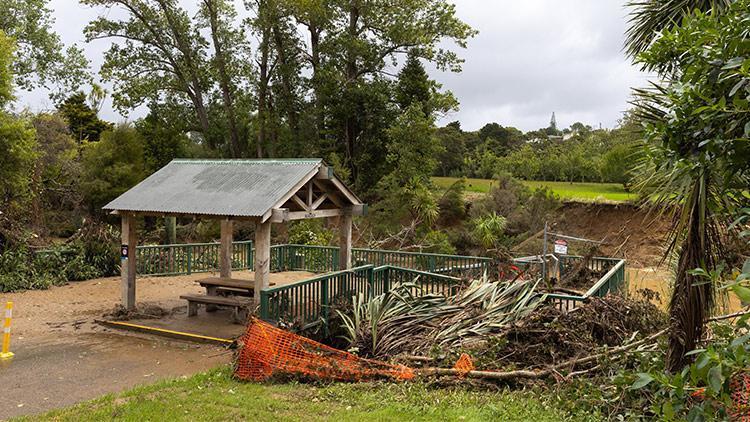 Gabrielle Kasırgasının vurduğu Yeni Zelandada 6 bin 400 kişiden haber alınamıyor