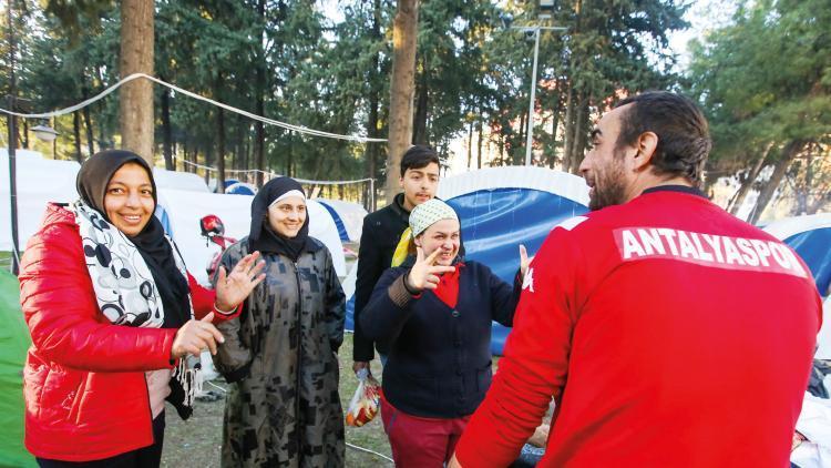 Sahada rekabet afette kardeşlik