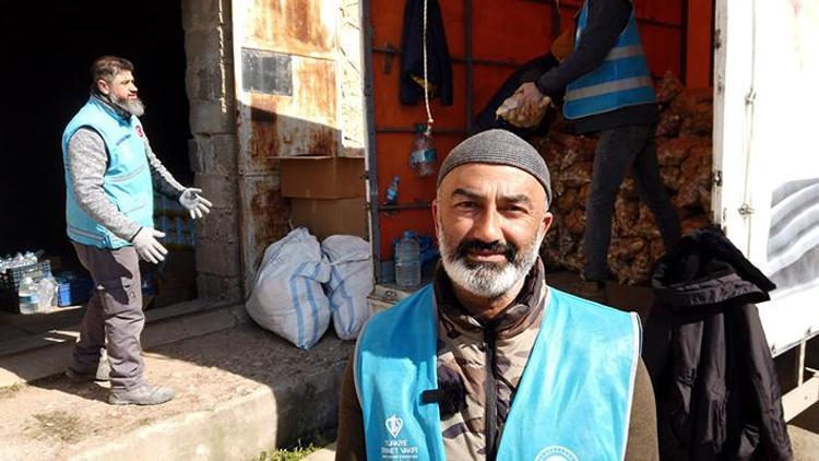 Ziyarete gitti, depreme yakalandı Dönmedi, gönüllü oldu...