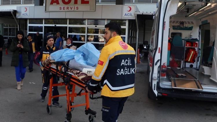 Orta hasarlı çıkan Balcalı Hastanesinde hastalar tahliye ediliyor