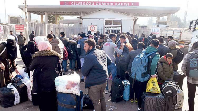 18 bin Suriyeli ülkesine döndü: Elveda Türkiye