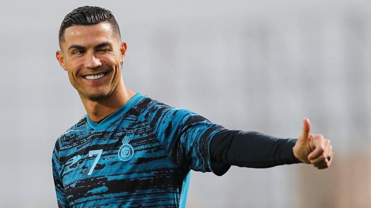 Cristiano Ronaldo, Suudi Arabistanda ayın futbolcusu seçildi