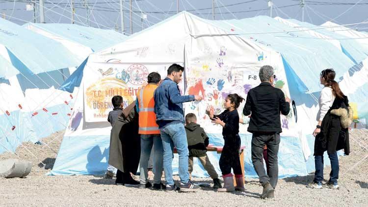 Depremzedeye hızlı vize lafta kaldı